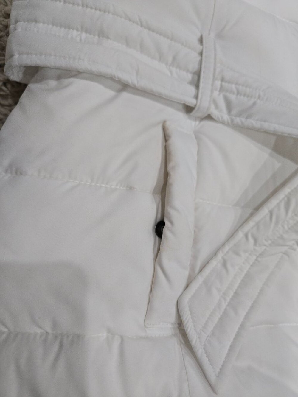 ❄️Hollister White Puffer Jacket Faux Fur Hood Belted Size Small Winter Coat❄️ - Picture 3 of 6